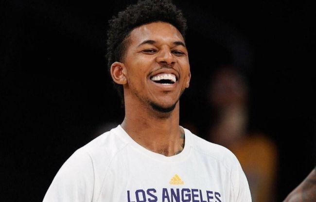 出战4场完成3场零封+两度扑点，迈尼昂当选米兰11月最佳球员（4场比赛3次零封并两度扑出点球，迈尼昂荣膺米兰11月最佳球员）