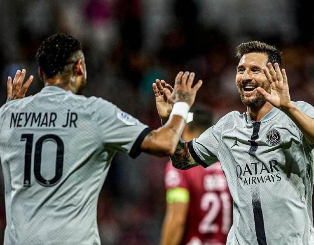 日职战报：桑塔纳等4人破门，浦和红钻4-0大胜川崎前锋（日职联快讯：浦和红钻4-0零封川崎前锋，桑塔纳领衔四人建功）