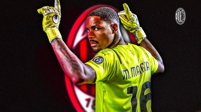 牵制力！英格拉姆借掩护击地妙传 珀尔特尔顺下轻松上篮！（制造威胁！英格拉姆绕掩护击地妙助，珀尔特尔顺下轻取两分！）