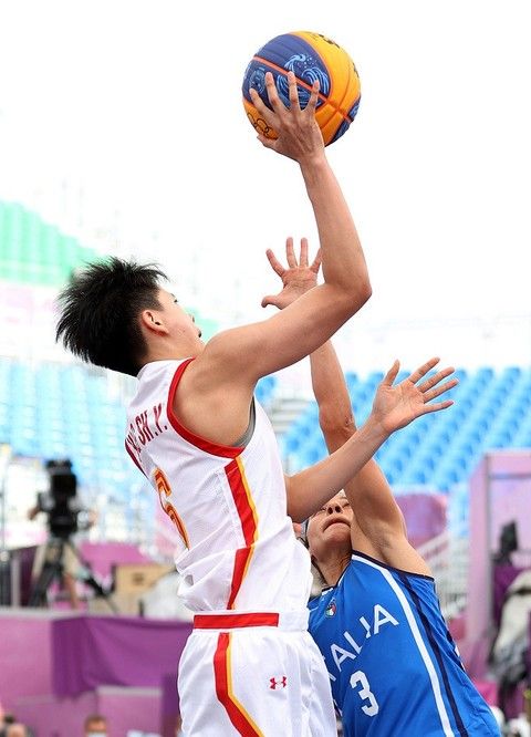 特瓦斯公开贬低阿根廷联赛，阿足协主席：他不了解我们的历史（特瓦斯炮轰阿根廷联赛，阿足协主席回怼：他不懂我们的历史）