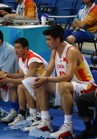 生涯第25次50+！哈登成NBA历史第四老的55+先生（哈登生涯第25次轰50+，成NBA史上第四年长的55+得分者）