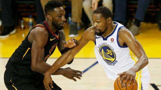 杨瀚森2分1篮板1助攻1盖帽，本赛季第二次没有失误和犯规（杨瀚森交出2分1板1助1帽数据，本季第二次零失误零犯规）