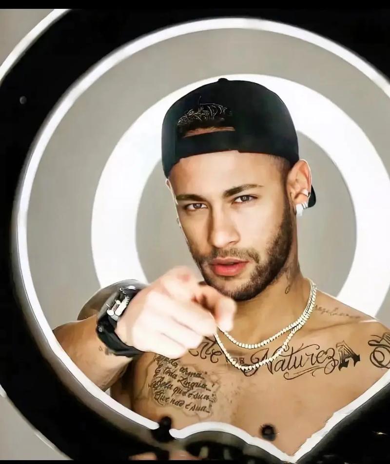 昔日冠军后卫！普尔半场9中4中拿11分3板3断，3+1和高难度上篮都有（前冠军后卫普尔半场9投4中拿下11分3板3断，3+1与高难度上篮俱全）