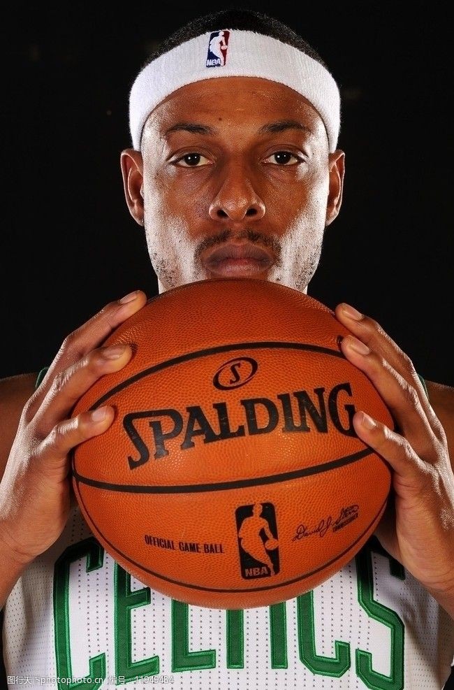 NBA季后赛焦点球员精彩表现（NBA季后赛核心球员高光时刻）