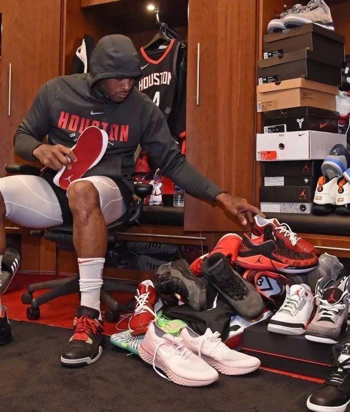 斯洛特头发都愁没了！伤病+停赛，红军VS狼队恐有多达8人缺阵（伤停潮来袭！红军战狼队或缺8将，斯洛特用人犯难）